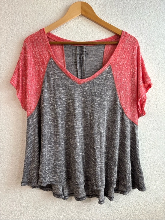 We The Free Tops - We the Free Casual Relaxed Top Women’s Red Gray Small